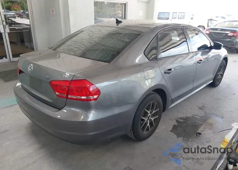 2015 Volkswagen Passat 1.8T S z USA, uszkodzony, nr VIN 1VWAT7A37FC091544